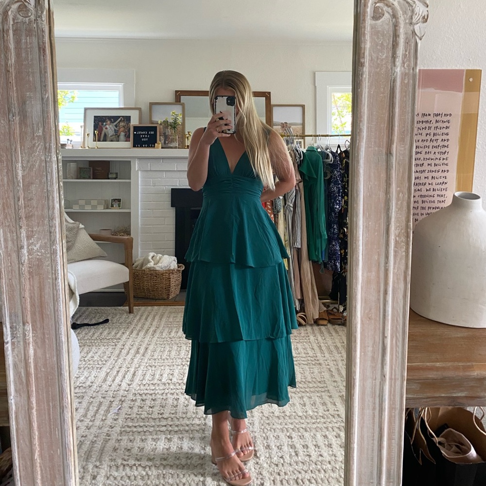 Celebration Time Emerald Green Sleeveless Tiered Midi Dress - M